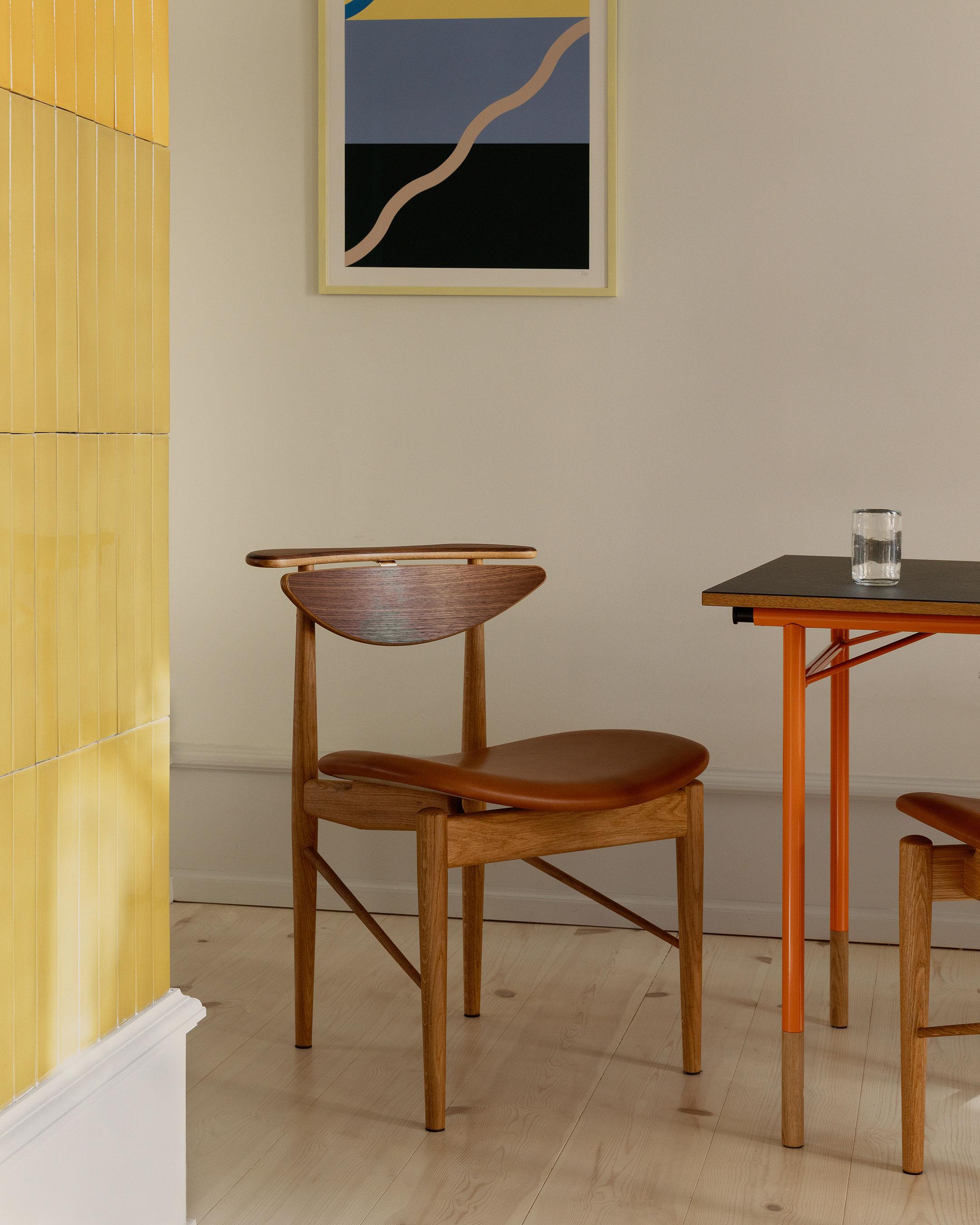 Reading Chair Walnut