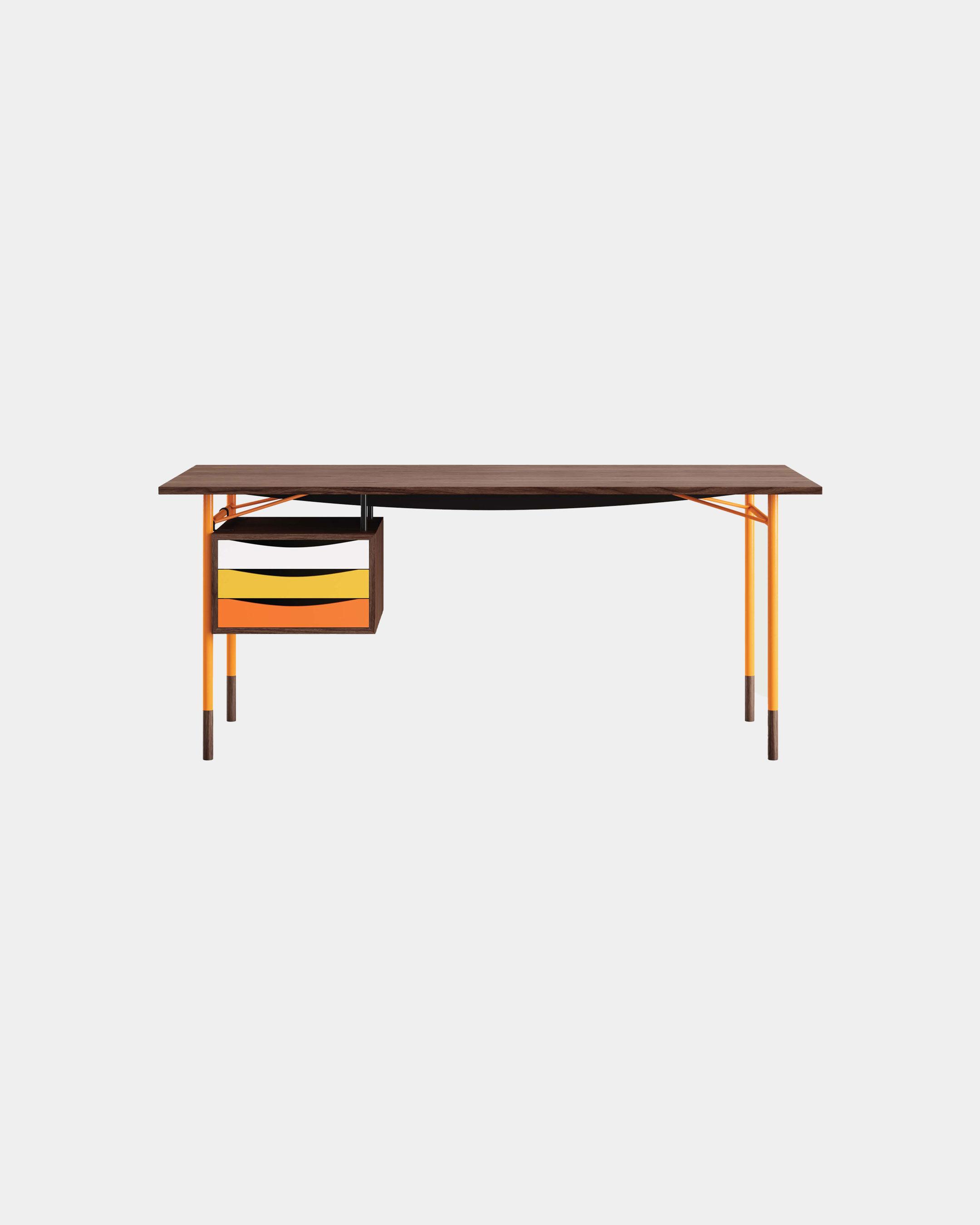 The Nyhavn Desk W/Tray Warm
